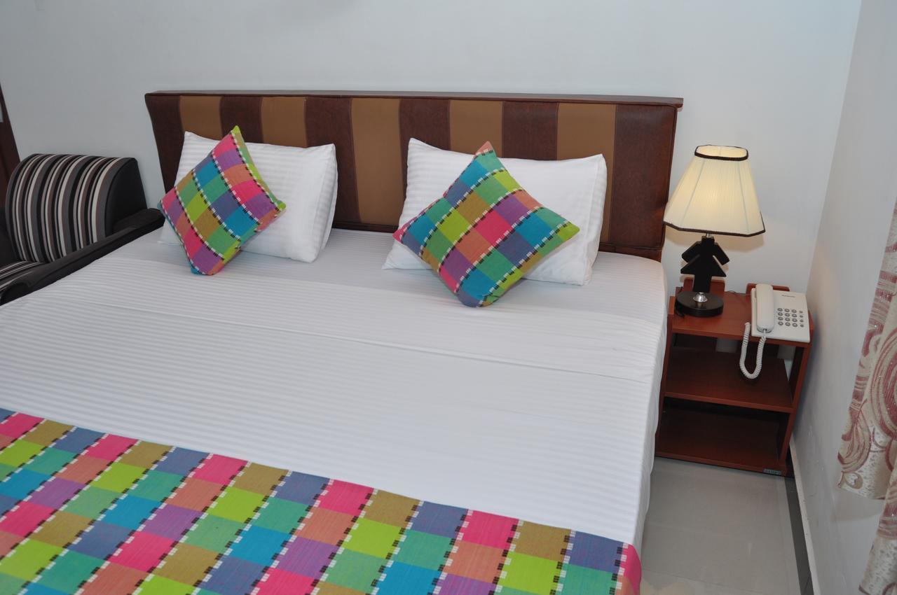 Guest Ryan Hotel 카투나야크 외부 사진